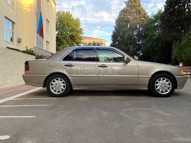 Mercedes C 230-4