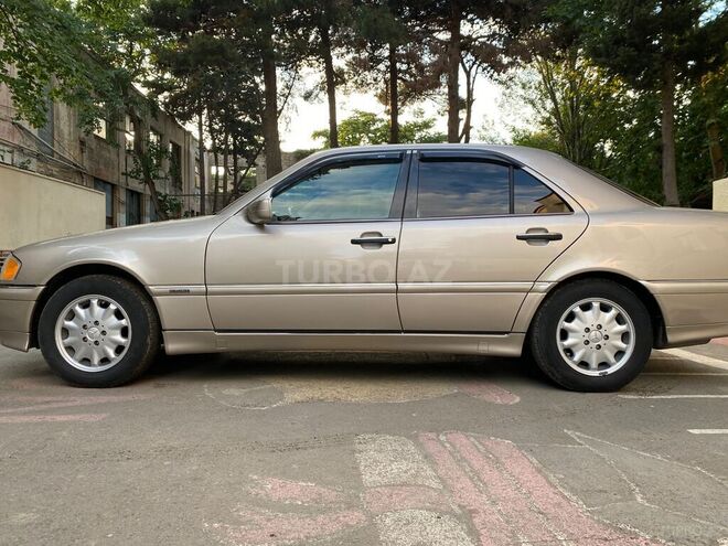 Mercedes C 230-3