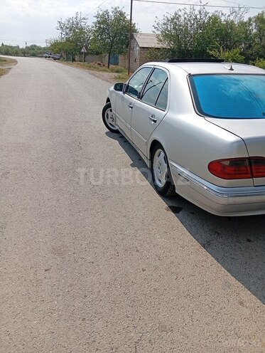 Mercedes E 230-2