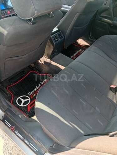 Mercedes E 230-7