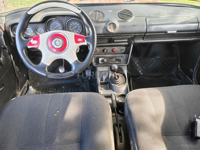 LADA (VAZ) 21011-2
