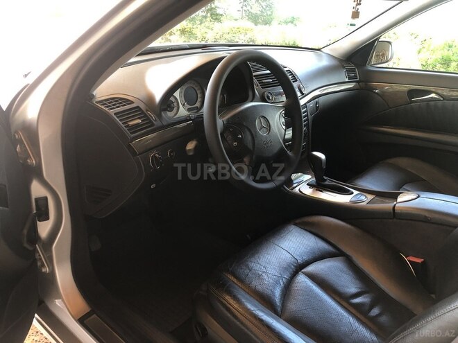 Mercedes E 240-8