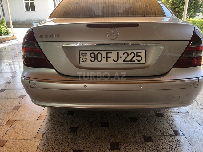 Mercedes E 240-6