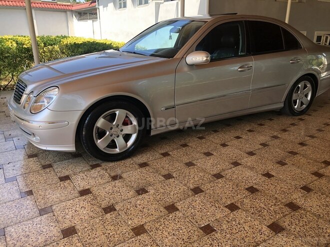 Mercedes E 240-4