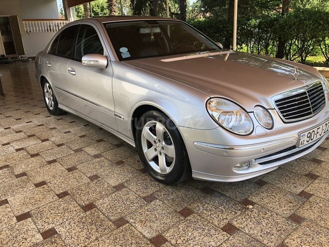 Mercedes E 240-5