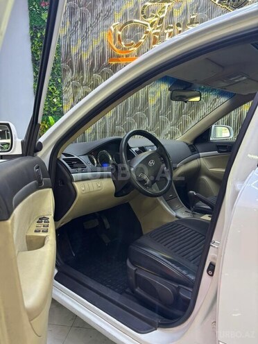Hyundai Sonata-9