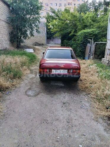 Mercedes 190-2