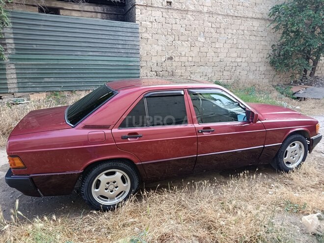 Mercedes 190-8