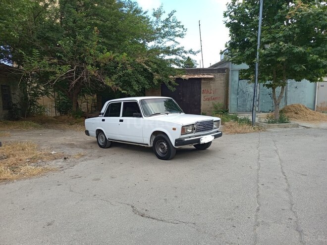LADA (VAZ) 2107-1