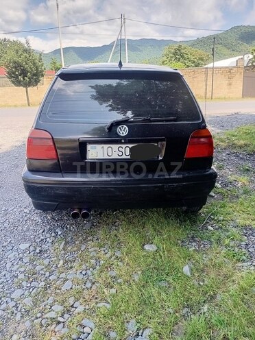 Volkswagen Golf-2
