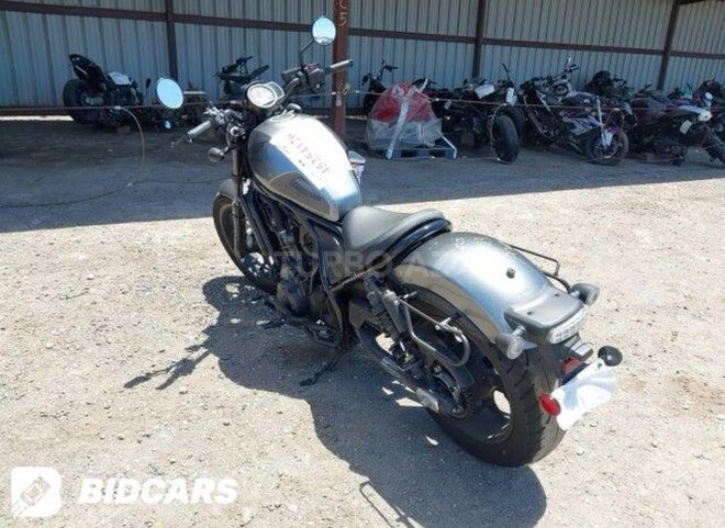 Honda Rebel 1100-3