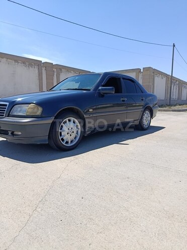 Mercedes C 220-11