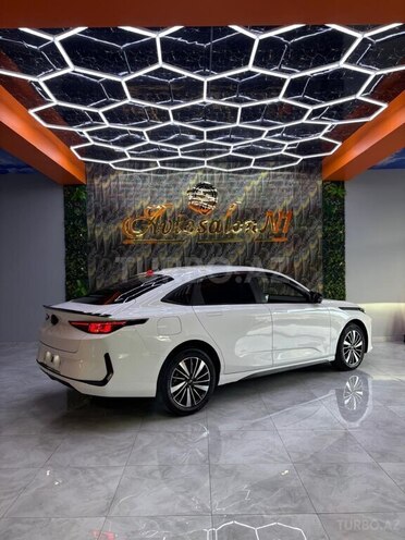 Changan Qiyuan A05-8