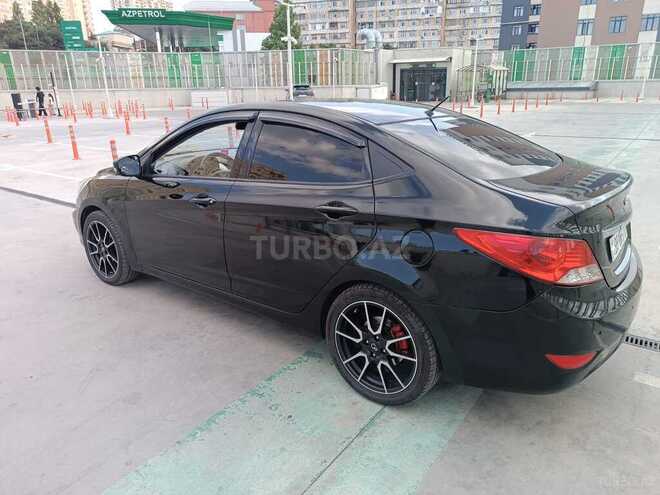 Hyundai Accent-5