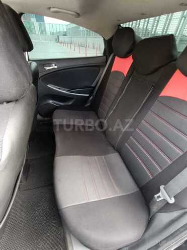 Hyundai Accent-11