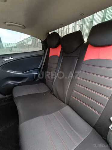Hyundai Accent-10