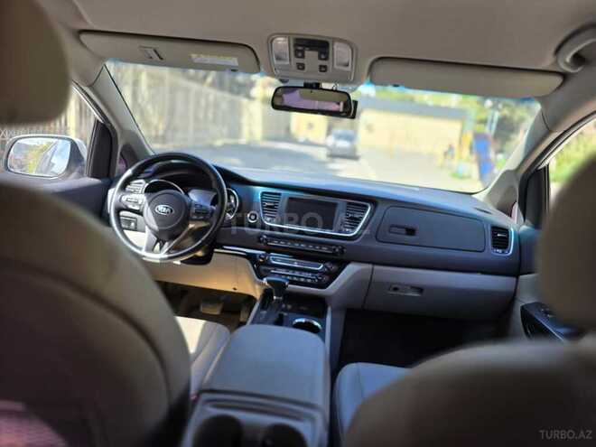 Kia Carnival-6