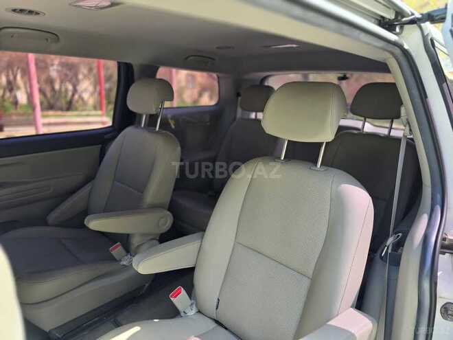 Kia Carnival-5