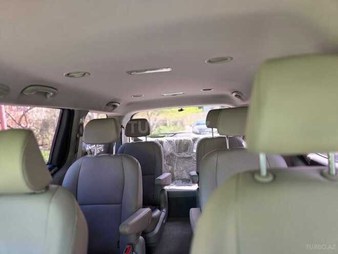 Kia Carnival-9
