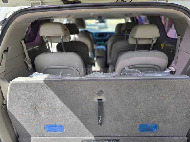 Kia Carnival-7
