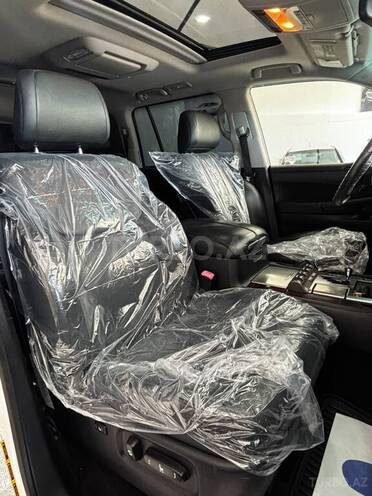 Lexus LX 570-14