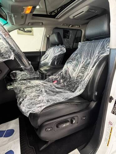 Lexus LX 570-13