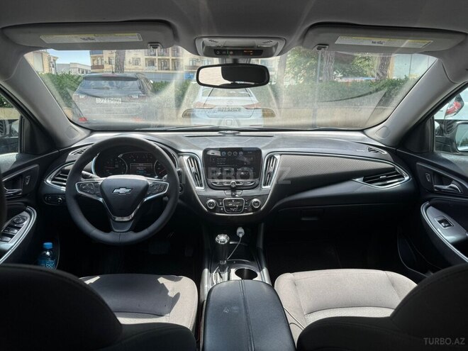 Chevrolet Malibu-8