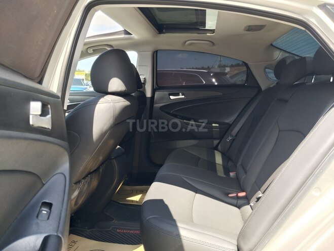 Hyundai Sonata-13