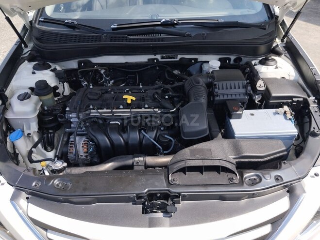 Hyundai Sonata-19