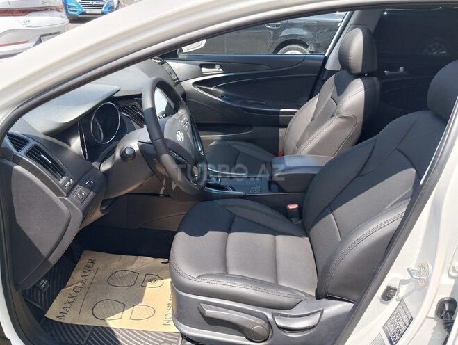 Hyundai Sonata-14