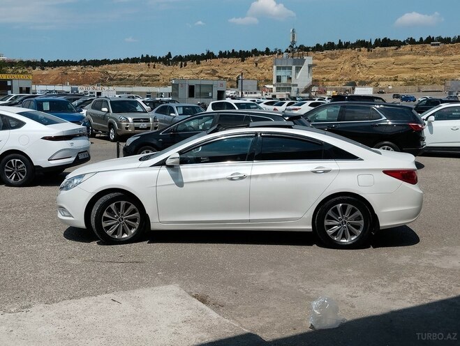 Hyundai Sonata-5