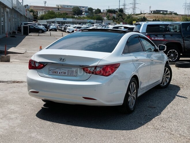 Hyundai Sonata-6