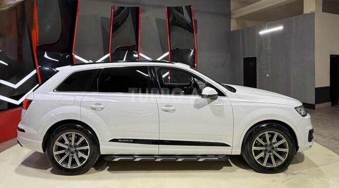Audi Q7-2