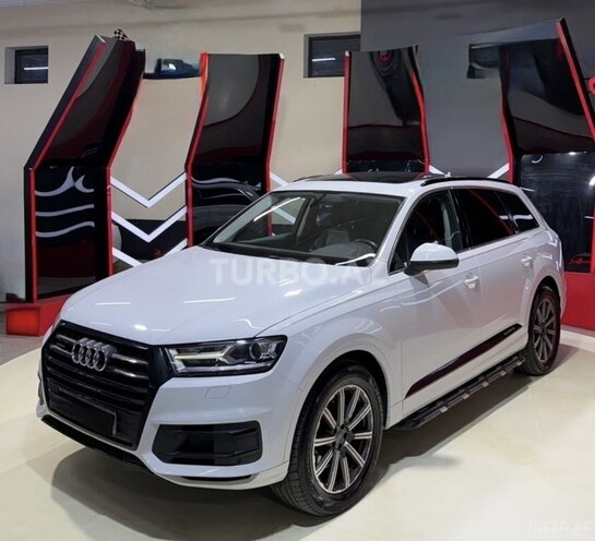 Audi Q7-1
