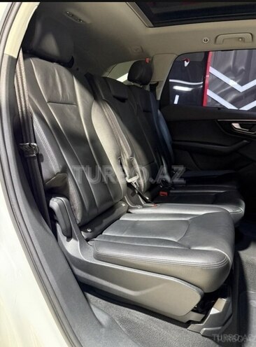 Audi Q7-16
