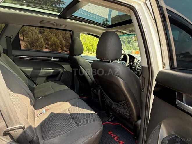 Kia Sorento-11