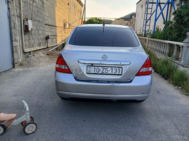 Nissan Tiida-2