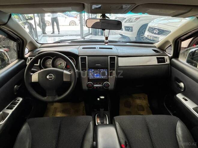 Nissan Tiida-11