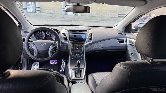 Hyundai Avante-11