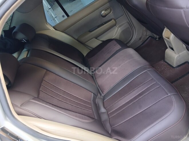 Nissan Tiida-6