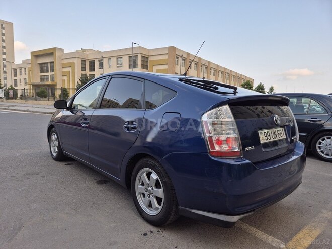 Toyota Prius-7
