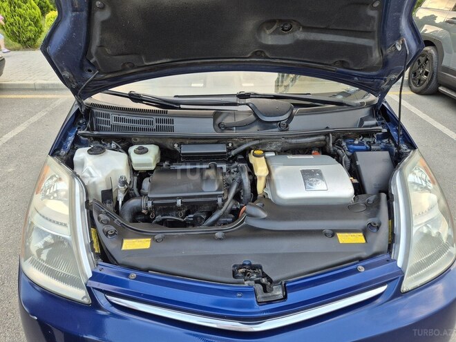 Toyota Prius-12