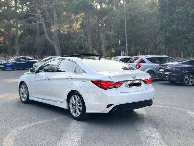 Hyundai Sonata-6