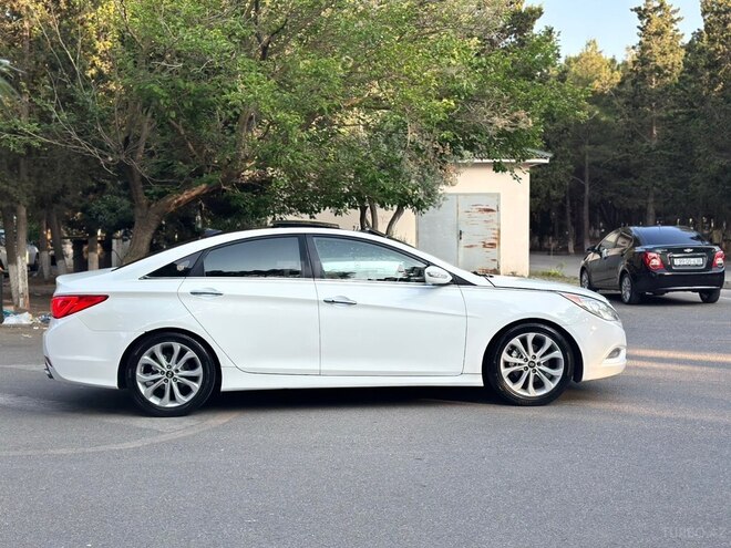 Hyundai Sonata-8