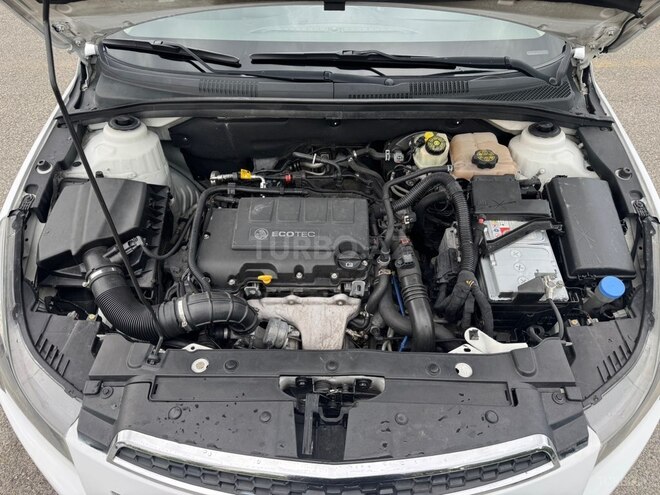 Chevrolet Cruze-13