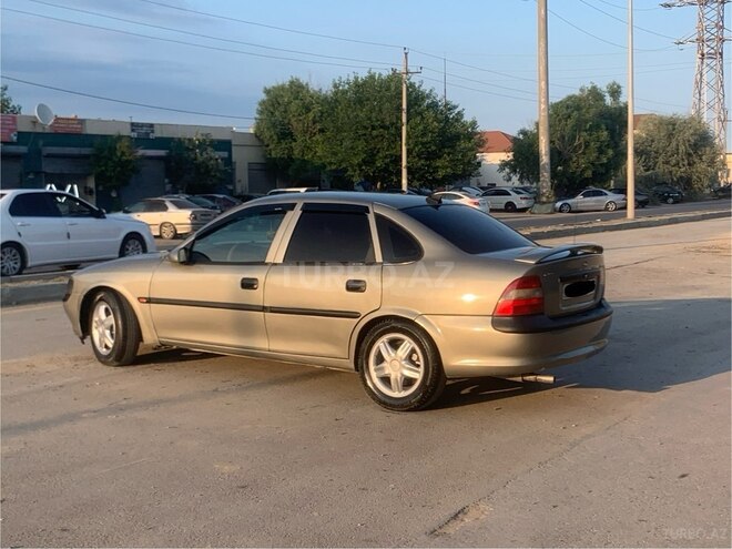 Opel Vectra-14
