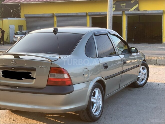 Opel Vectra-11