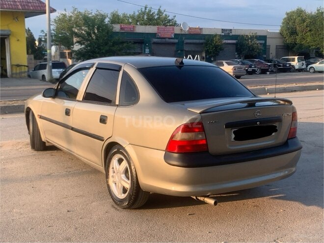 Opel Vectra-13
