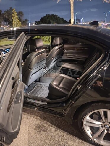 BMW 740-2