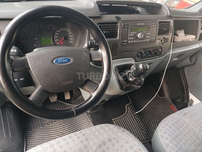 Ford Transit-2